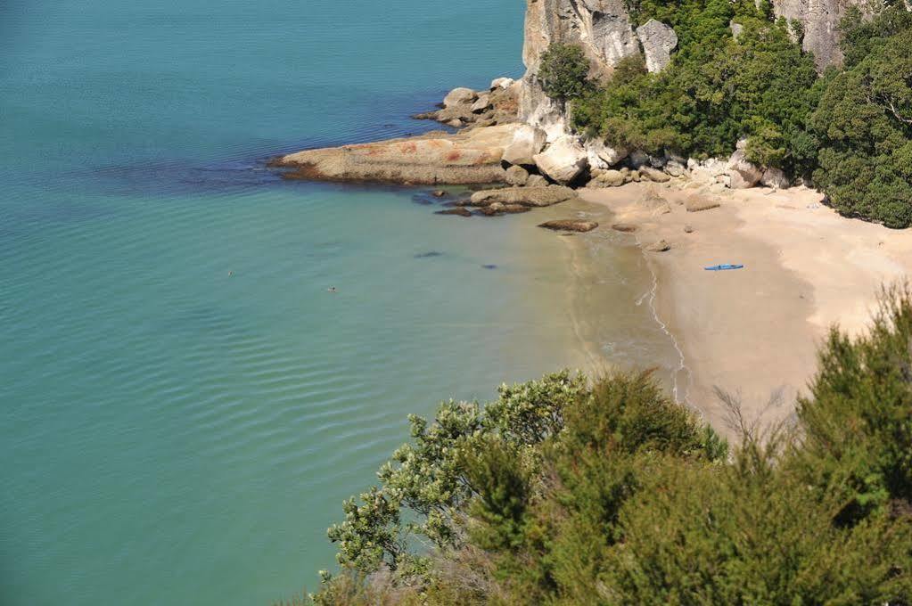 970 Lonely Bay Lodge Cooks Beach Экстерьер фото
